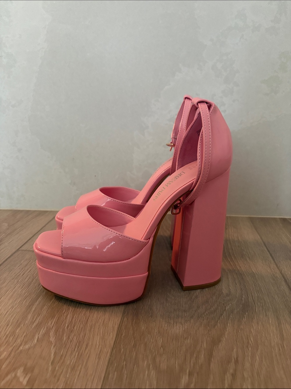 Dream Pairs Pink Platform Heels Like New